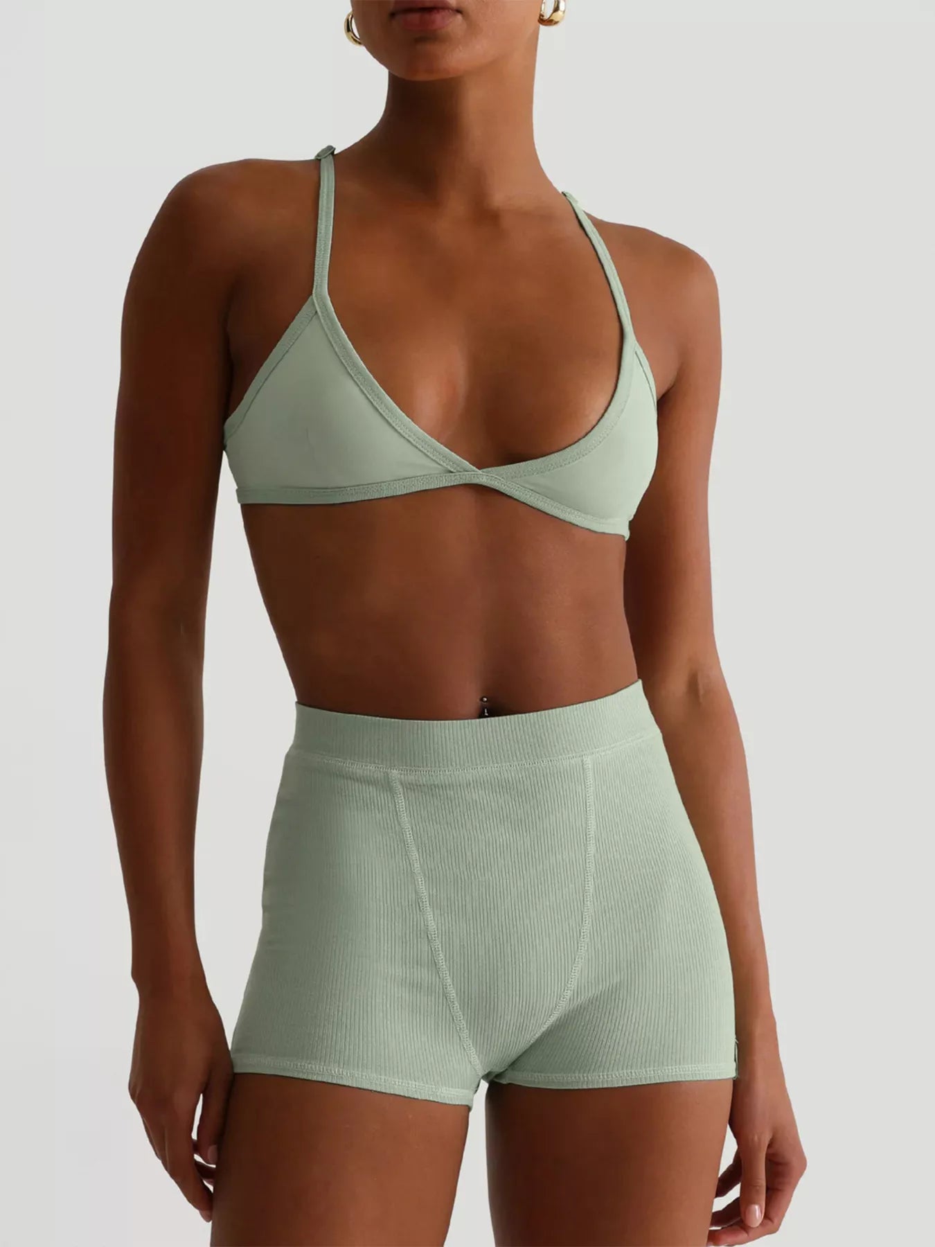 Seamless Bra and High Waist Shorts Active Set - L’atelier Sublime